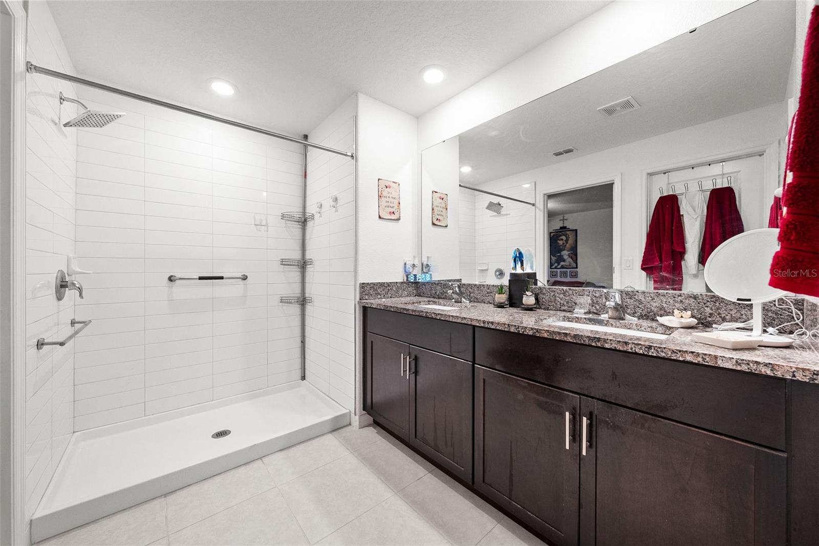 SADDLE CREEK - Residential