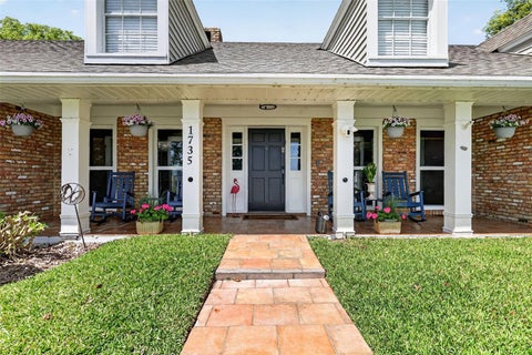 Tiny photo for 1735 Lakeshore Drive, Mount Dora, FL 32757 (MLS # G5110894)