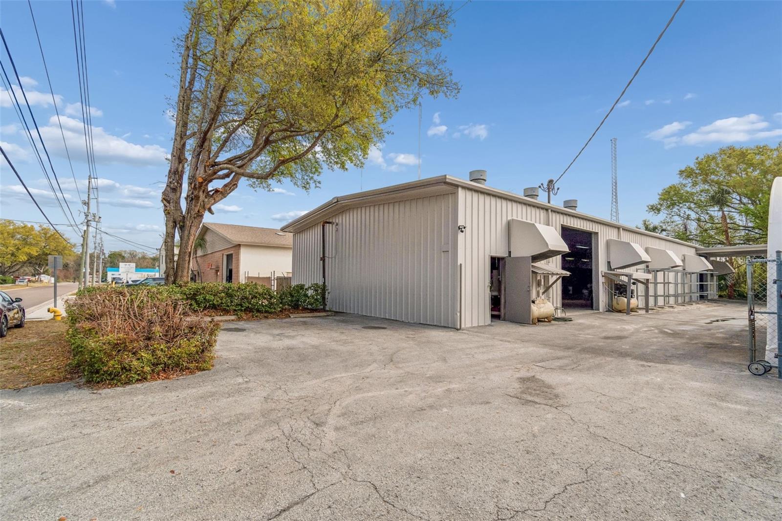 1060 HARBOR LAKE DRIVE