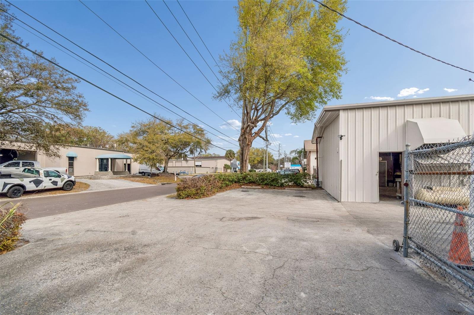 1060 HARBOR LAKE DRIVE