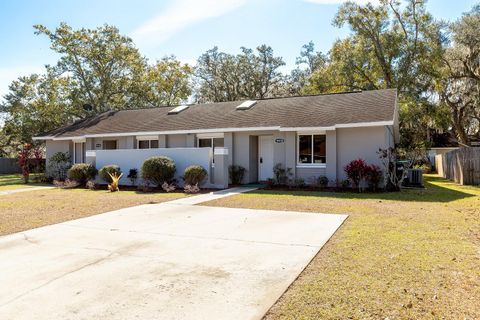 Photo of 9972 Burl Way, Orlando, FL 32817 (MLS # O6378493)