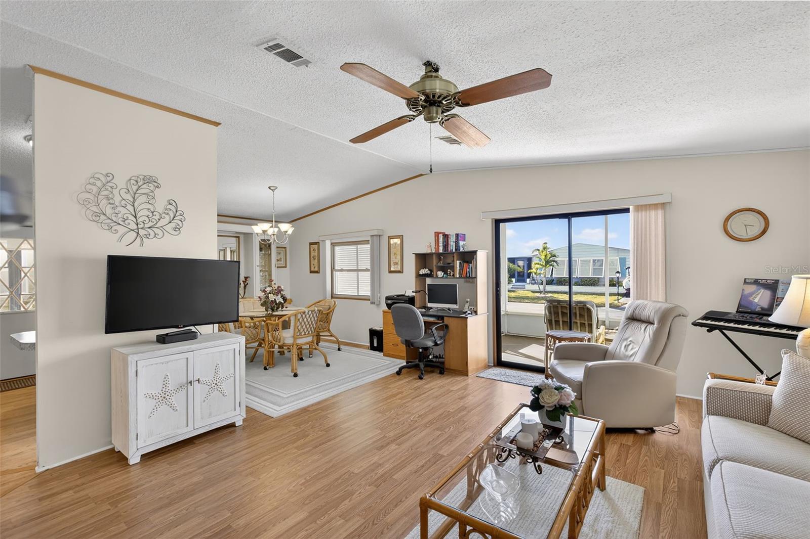 LA CASA MHP CO-OP - Residential