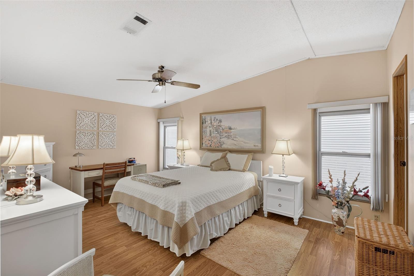 LA CASA MHP CO-OP - Residential