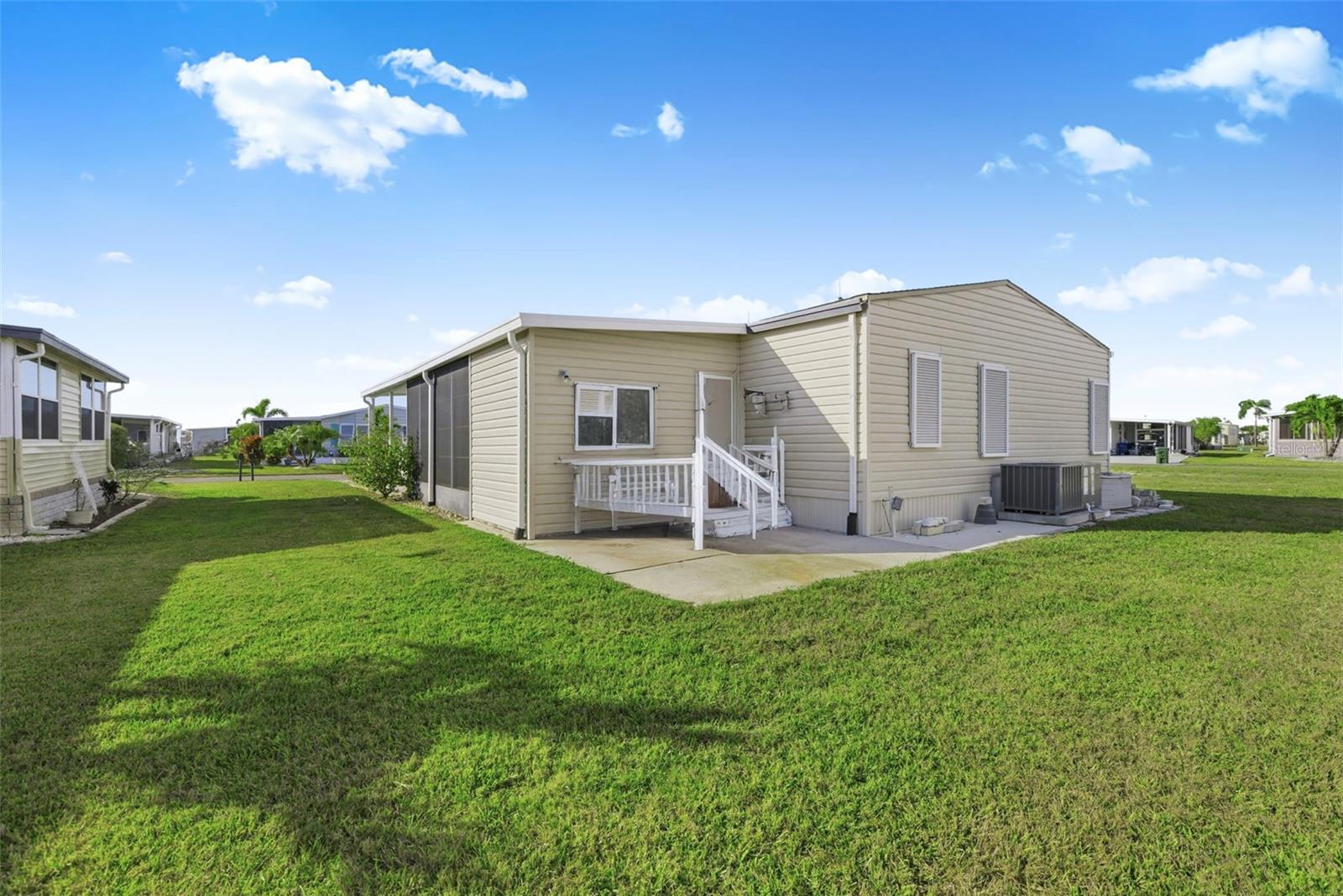 LA CASA MHP CO-OP - Residential