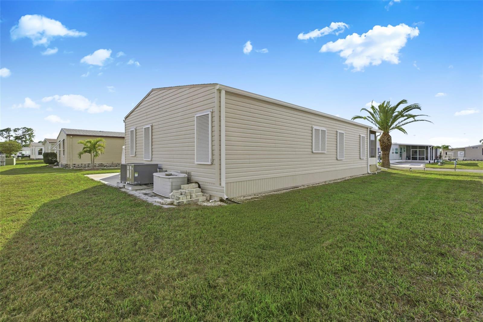 LA CASA MHP CO-OP - Residential