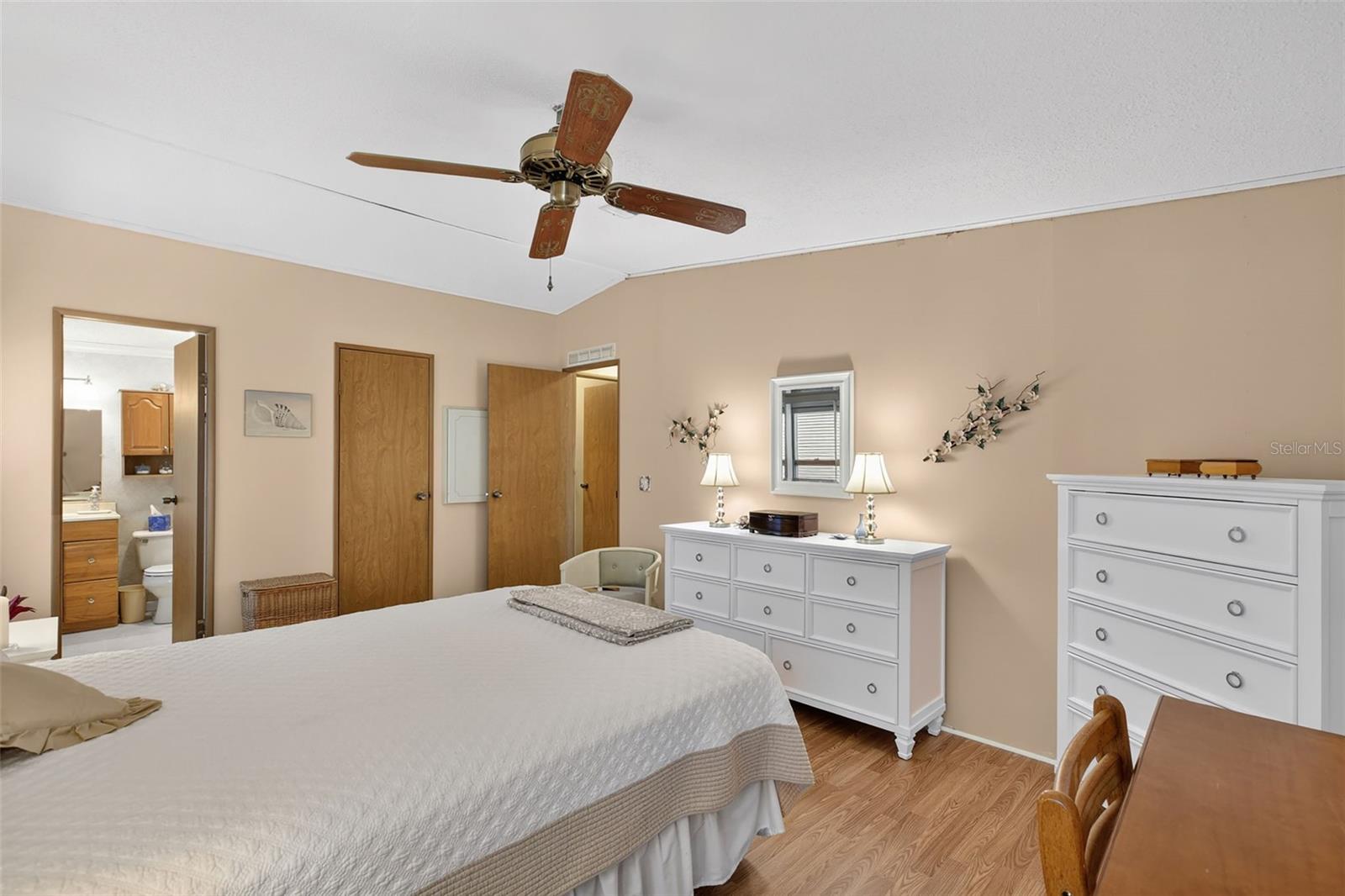 LA CASA MHP CO-OP - Residential