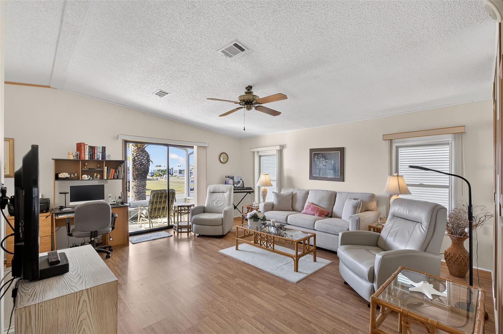 LA CASA MHP CO-OP - Residential