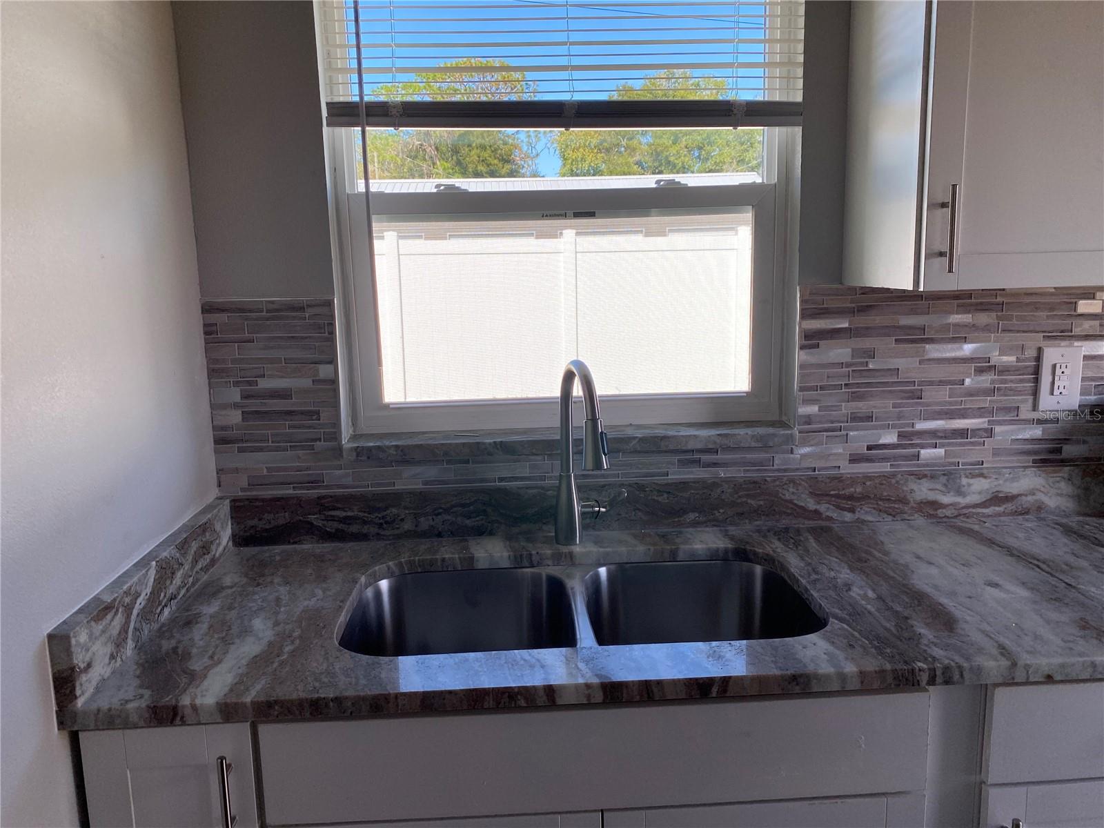 CITY ZEPHYRHILLS - Residential Lease