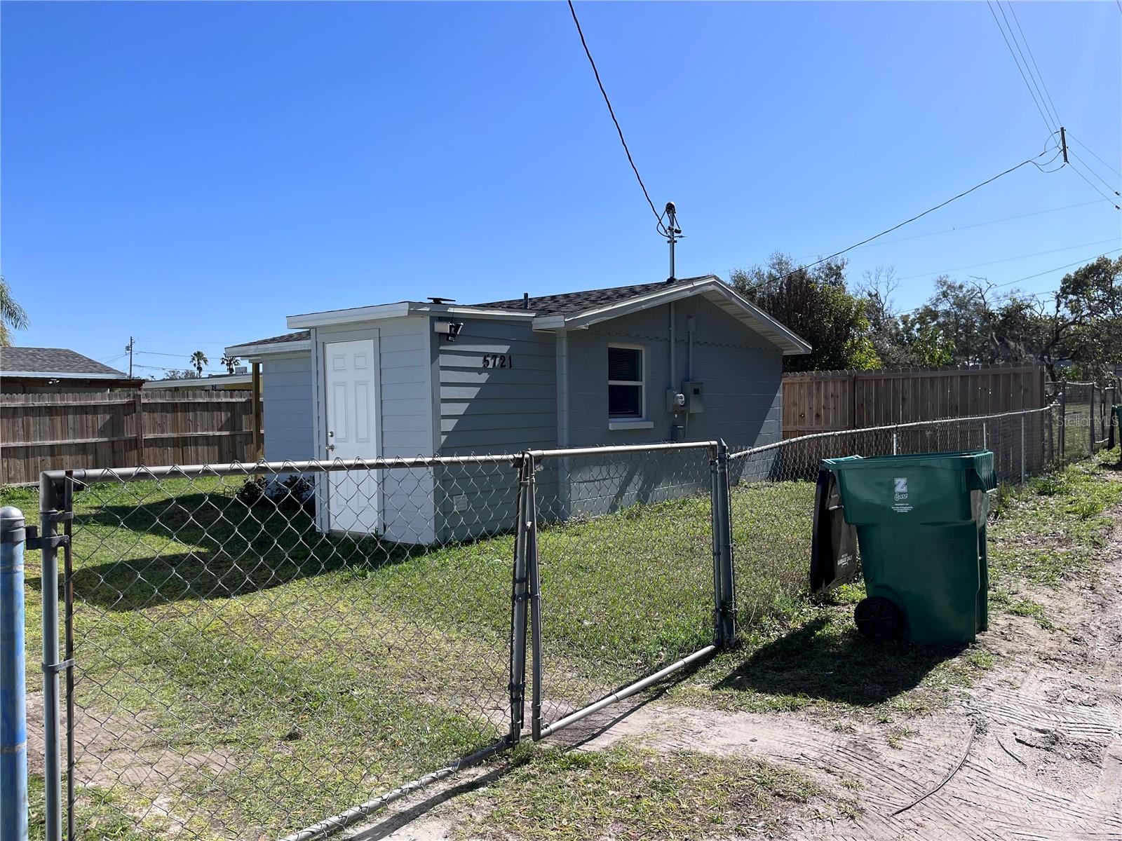CITY ZEPHYRHILLS - Residential Lease