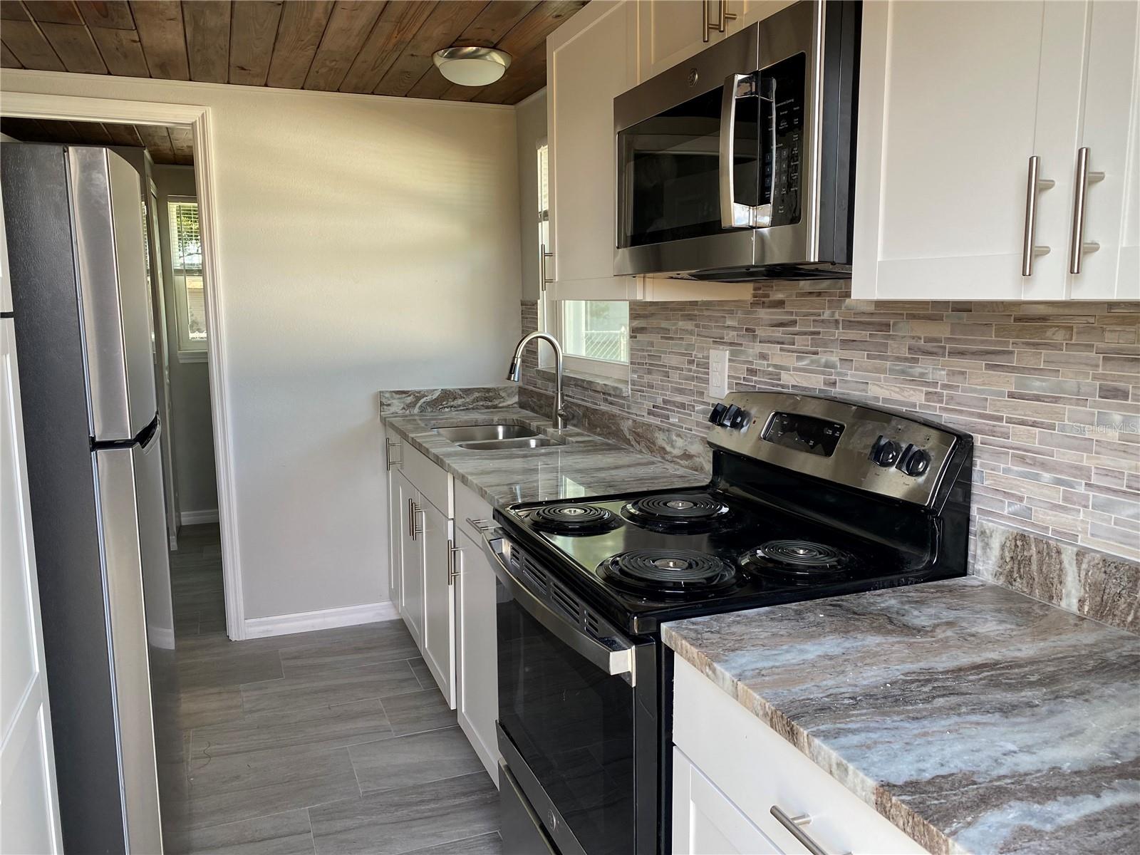 CITY ZEPHYRHILLS - Residential Lease