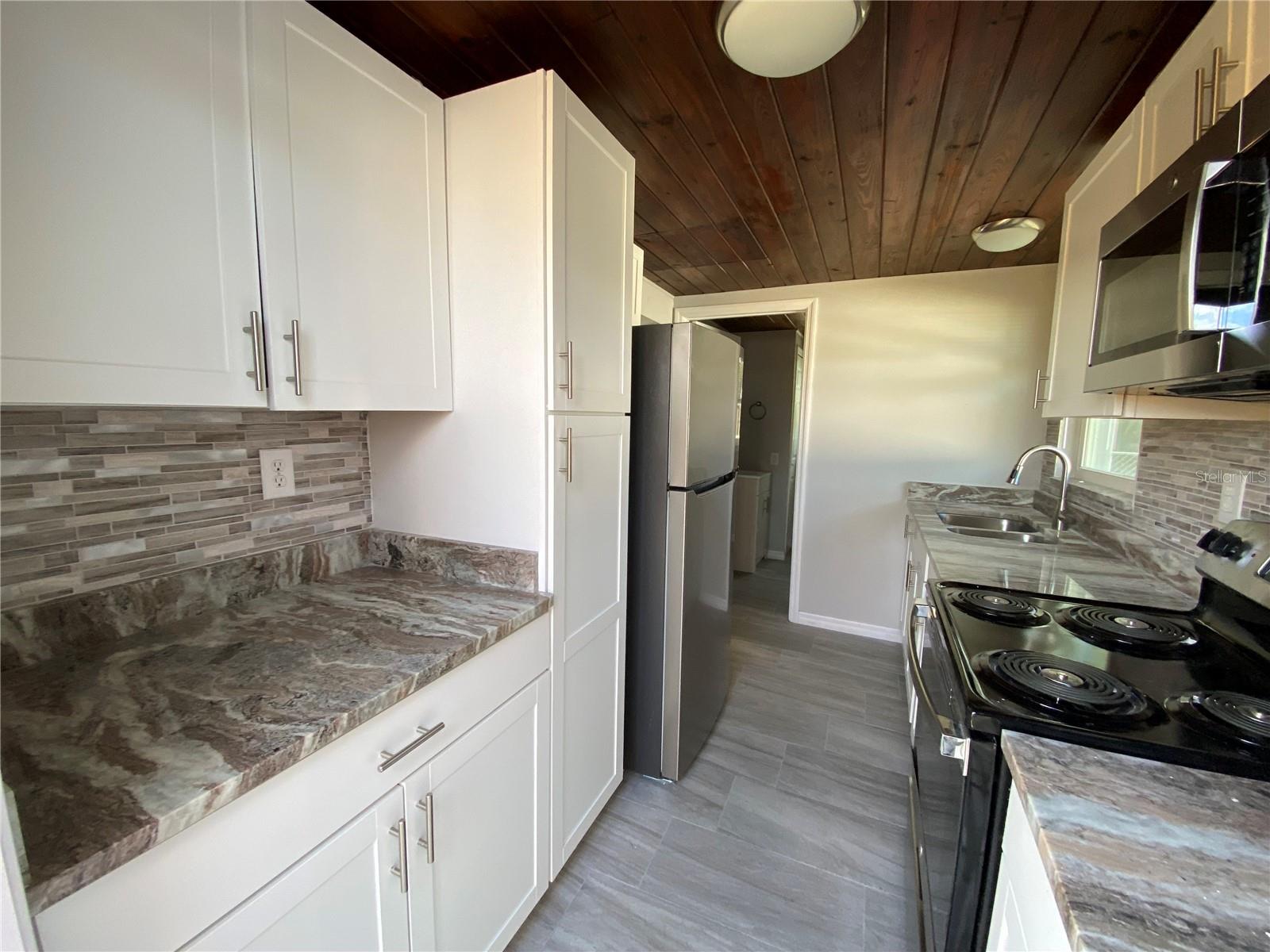 CITY ZEPHYRHILLS - Residential Lease