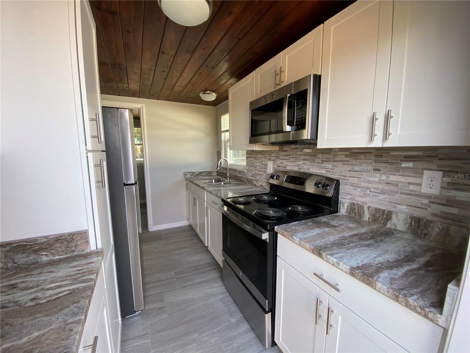 CITY ZEPHYRHILLS - Residential Lease