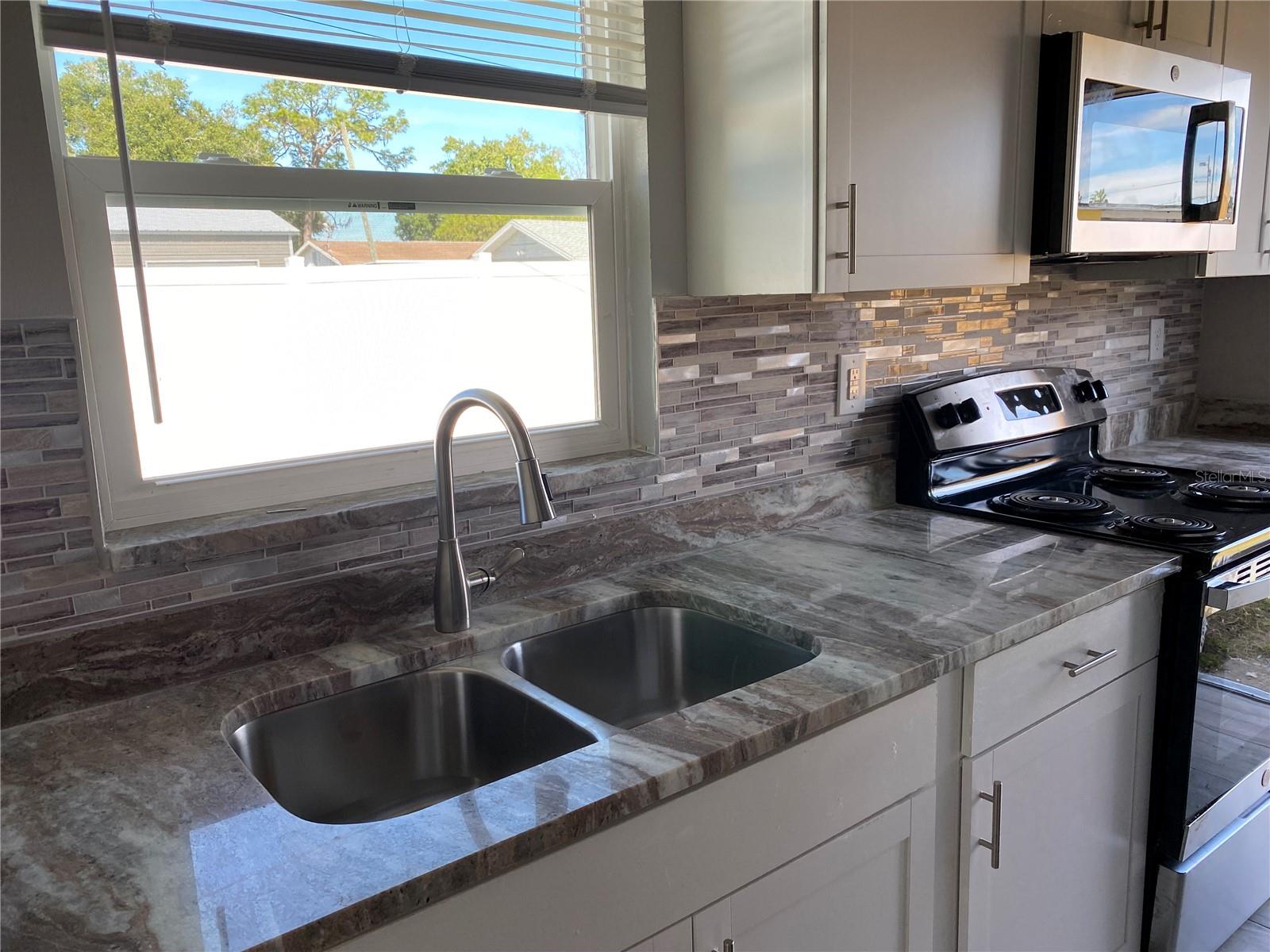 CITY ZEPHYRHILLS - Residential Lease