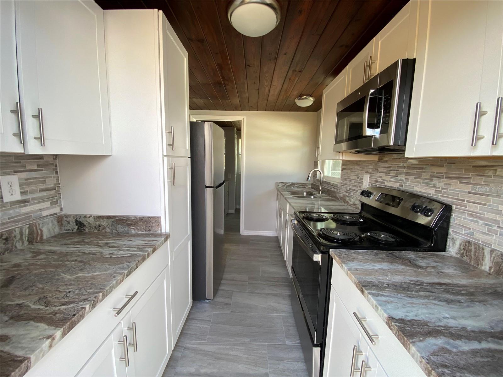 CITY ZEPHYRHILLS - Residential Lease