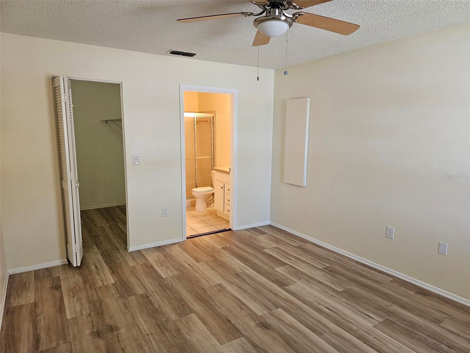 MIRROR LAKE SEC 4 - Residential Lease