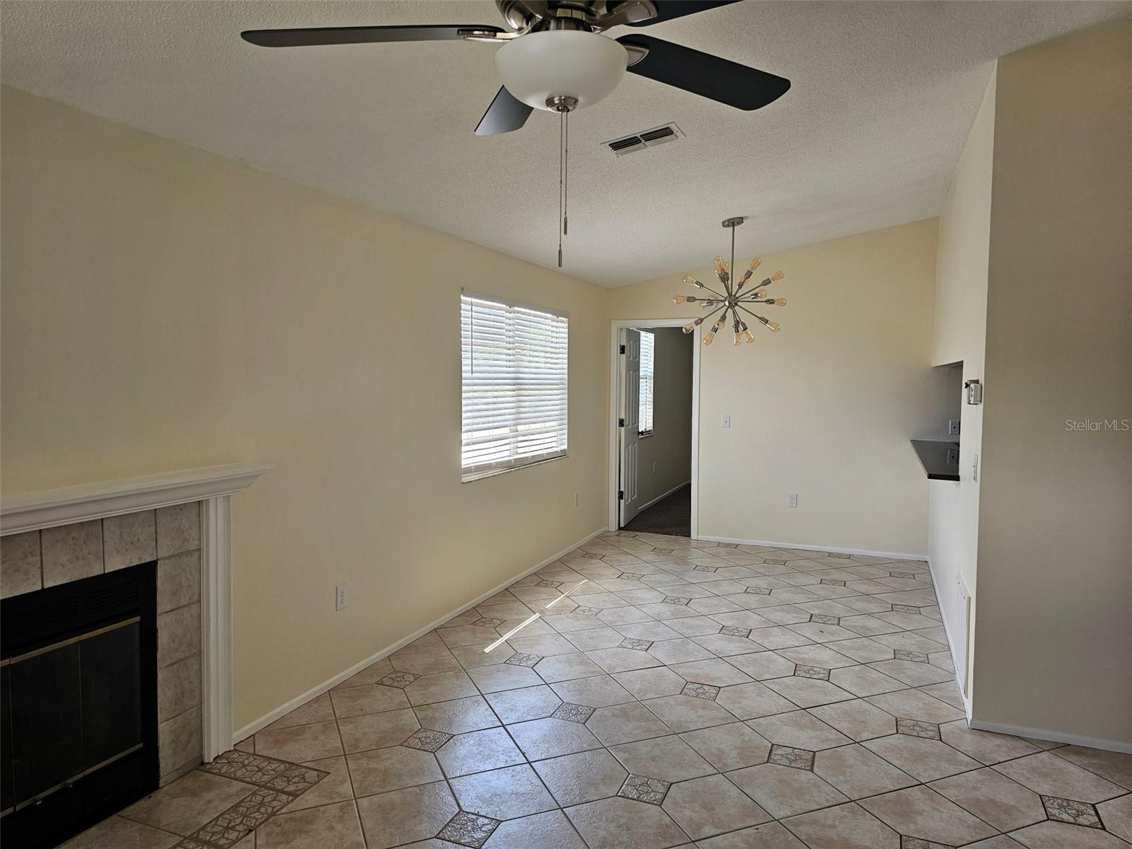 MIRROR LAKE SEC 4 - Residential Lease