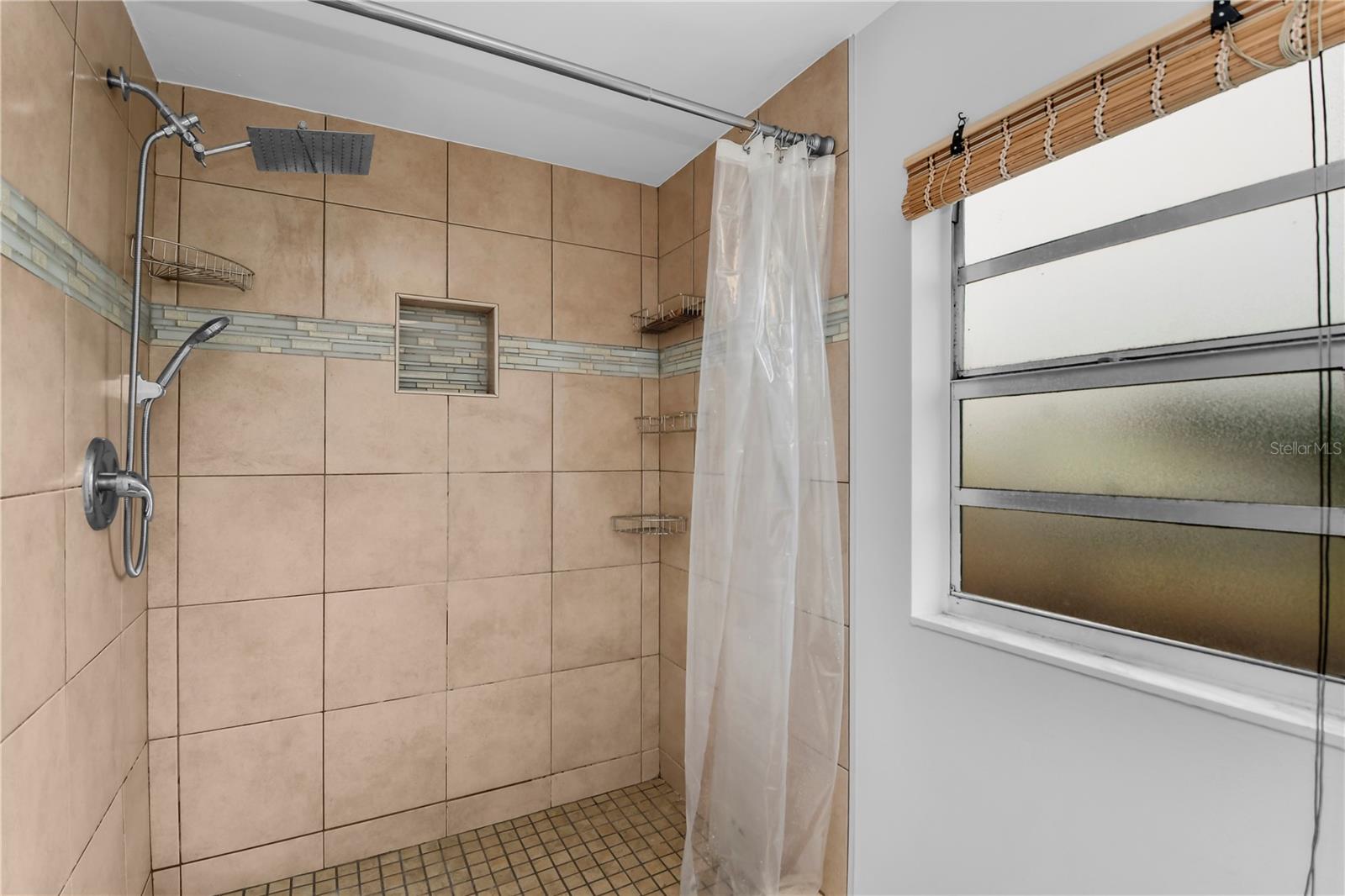 SUNRISE ESTATES UNIT 1 - Residential