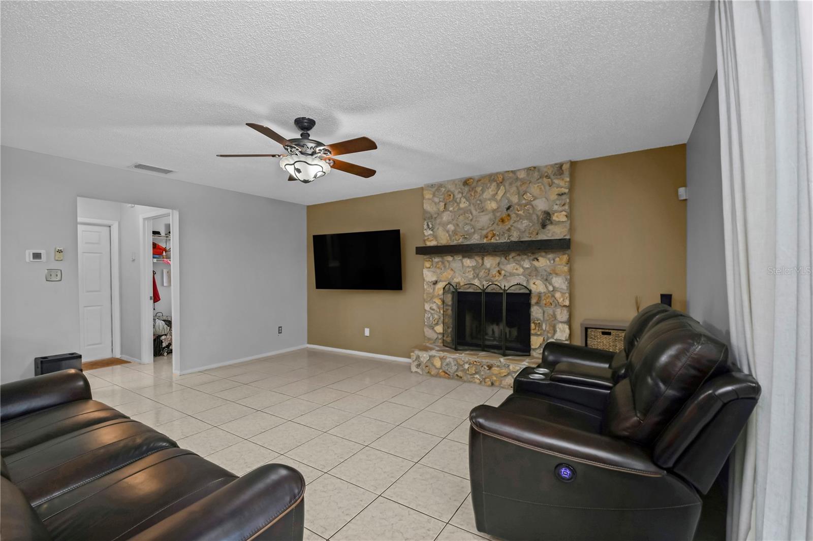SUNRISE ESTATES UNIT 1 - Residential