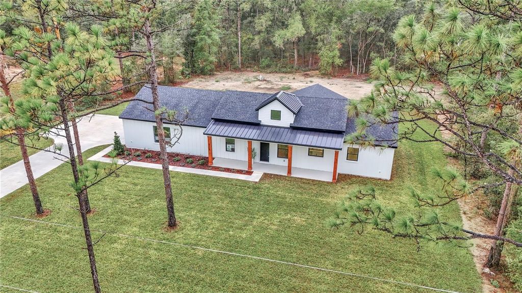 Photo of 8068 SW 129th Terrace Road, Dunnellon, FL 34432 (MLS # O6335859)