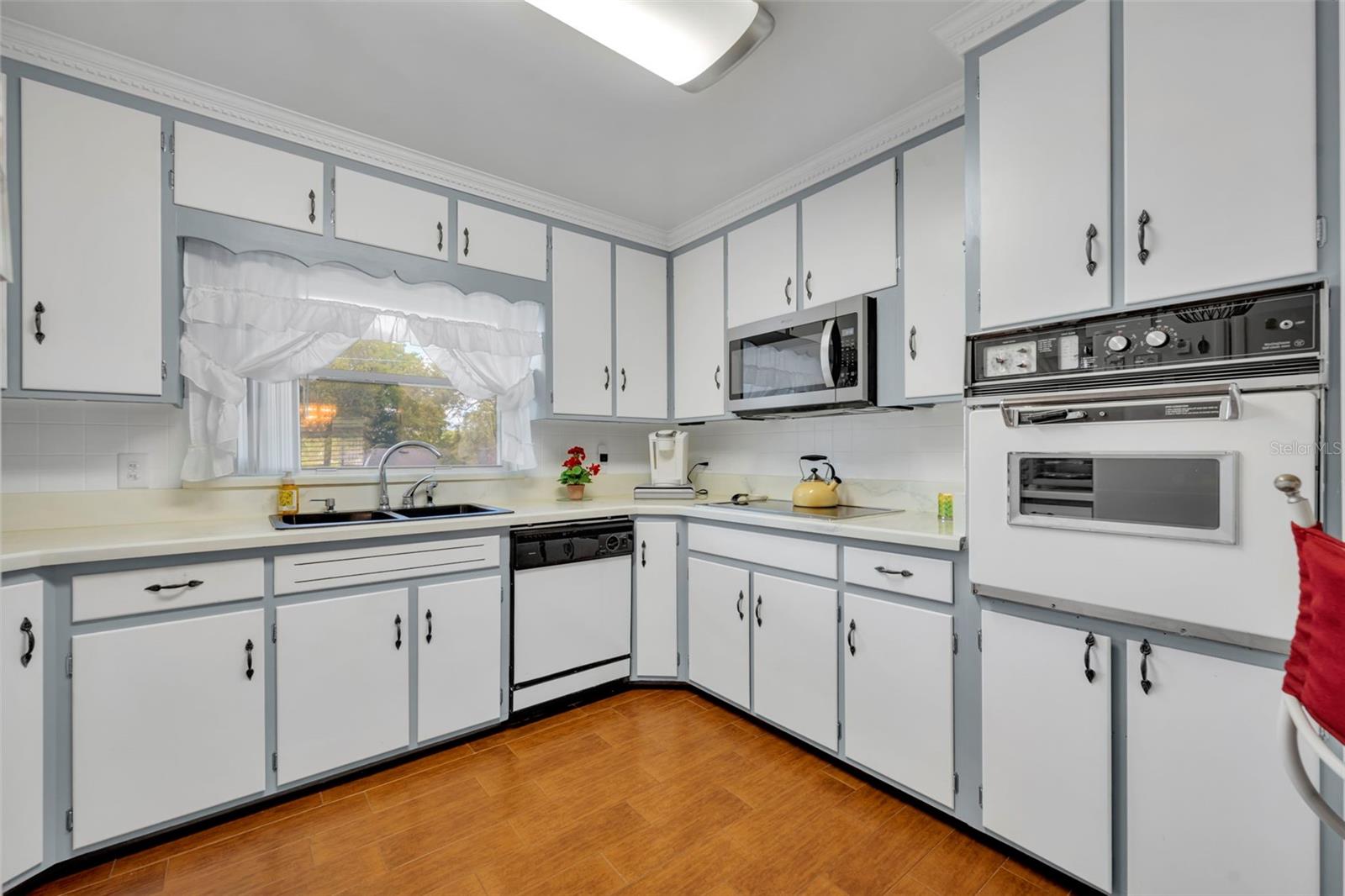 LAKE MARIE ESTATES REP - Residential