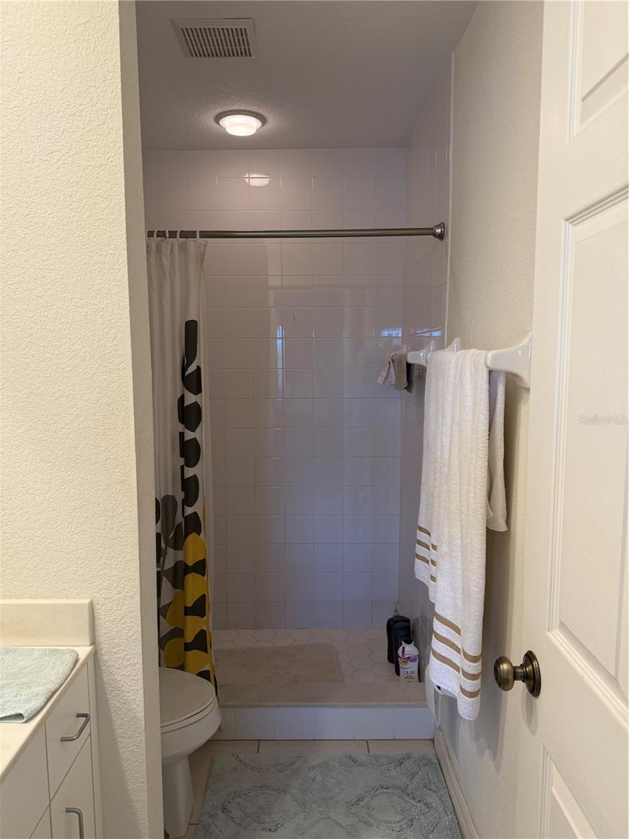 FIDDLERS GREEN LAKESIDE - Residential