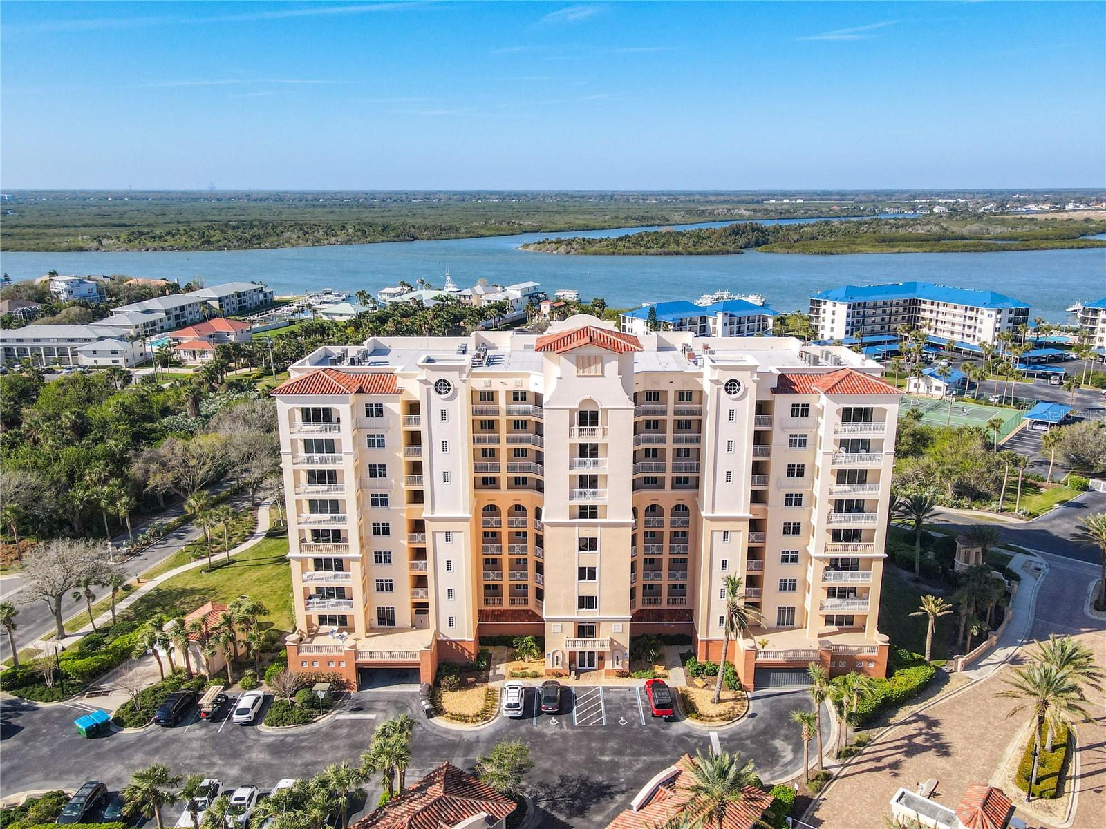265 MINORCA BEACH WAY 204