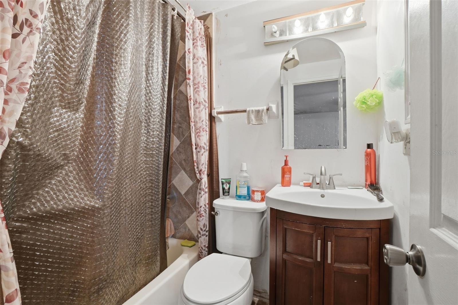 MALIBU GROVES ELEVENTH ADD - Residential