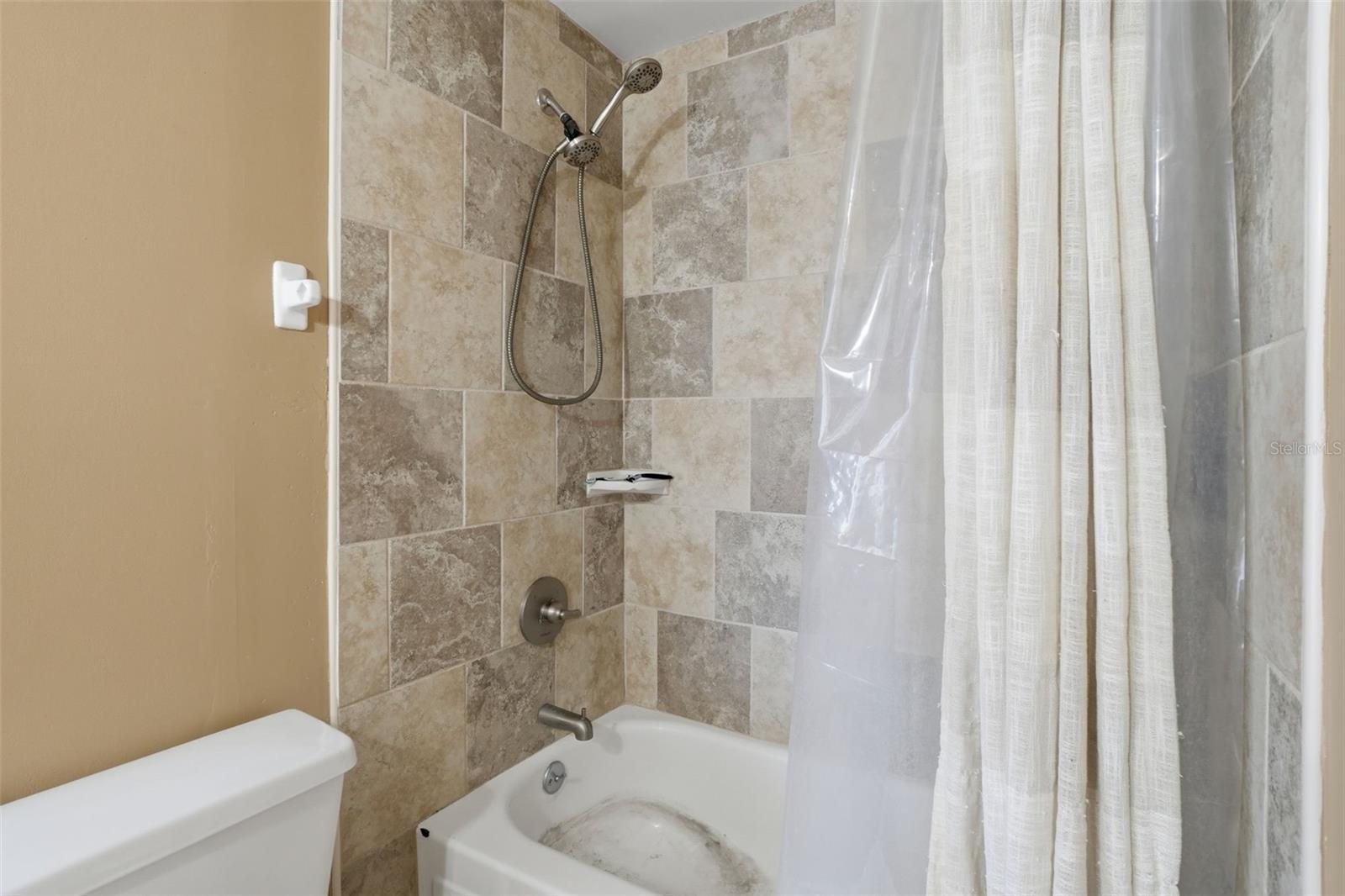 MALIBU GROVES ELEVENTH ADD - Residential