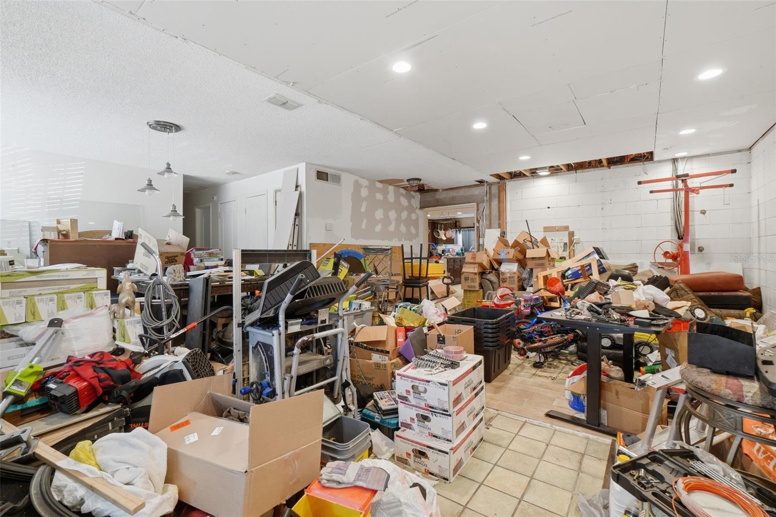 MALIBU GROVES ELEVENTH ADD - Residential