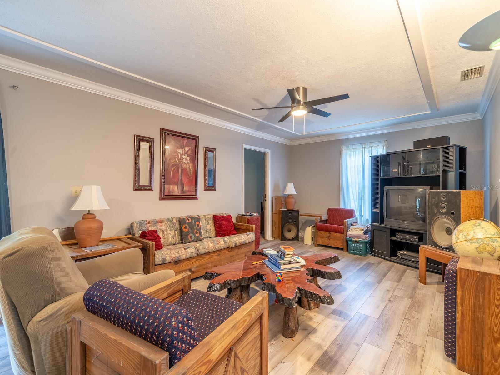 HOWARD RANCH ESTATE - Residential