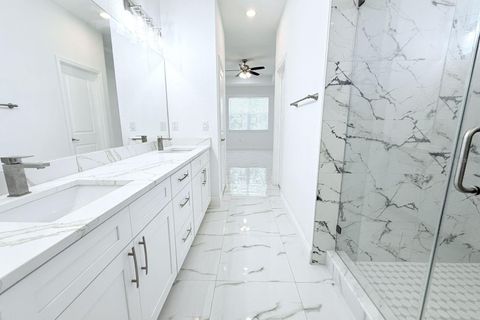 A home in TAMPA