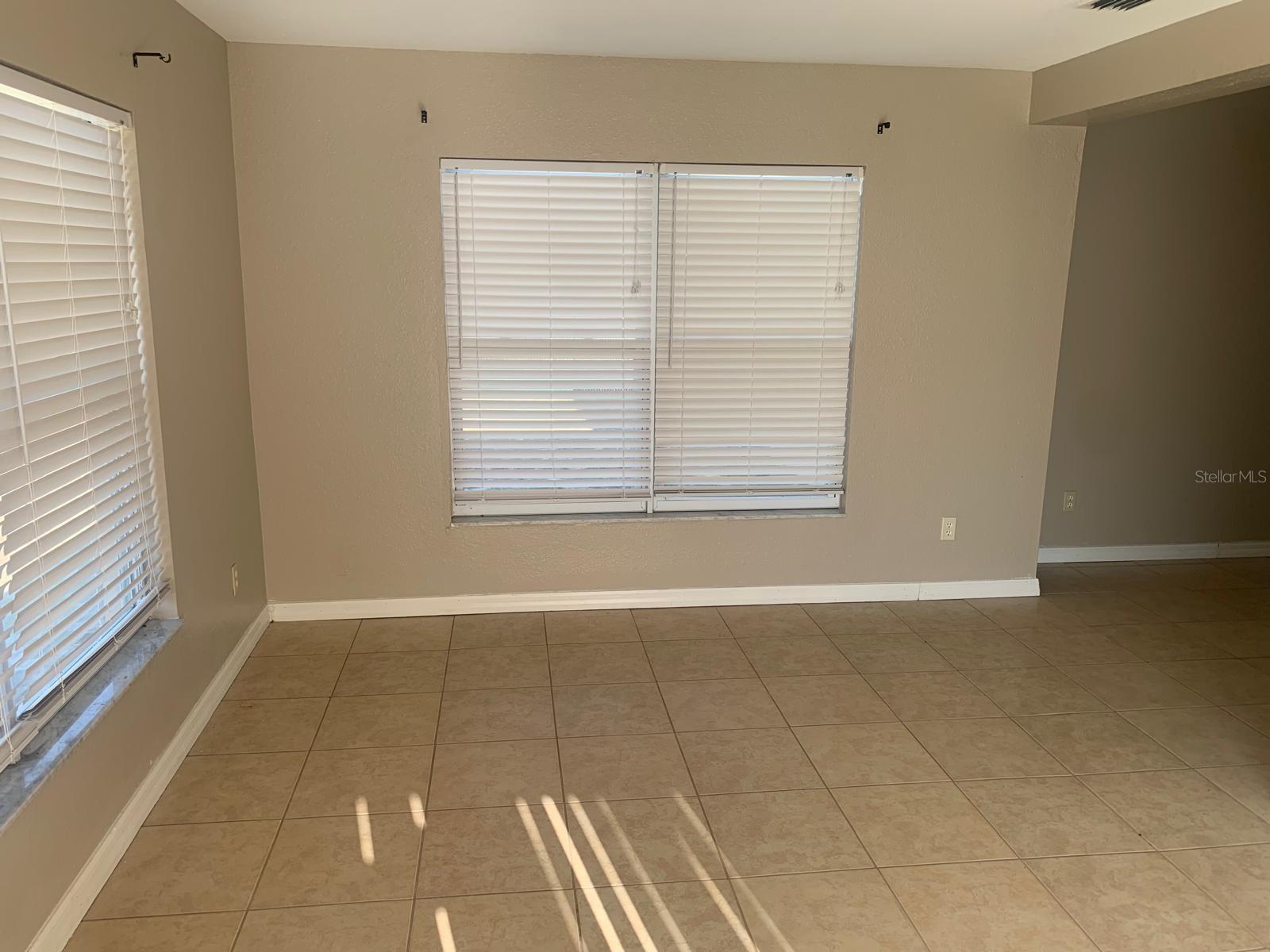 MARION OAKS UN 04 - Residential Lease