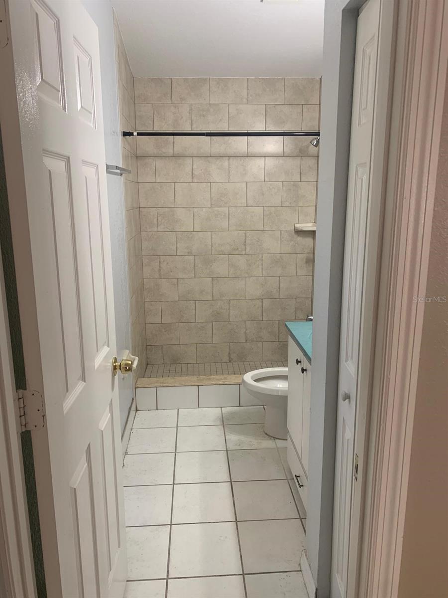 MARION OAKS UN 04 - Residential Lease