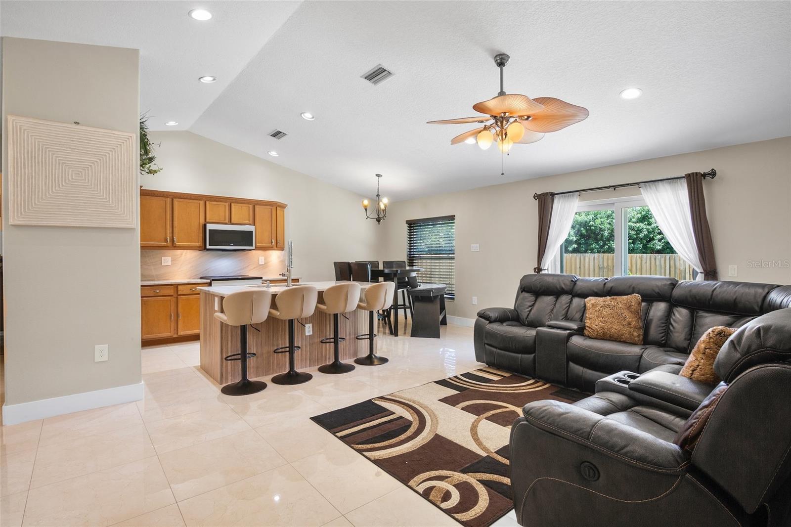 2761 FEIFFER CIRCLE