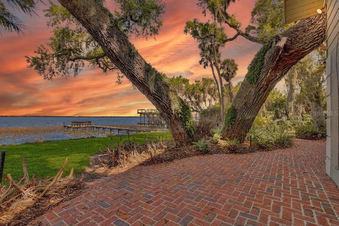 TAVARES BANNING BEACH - Residential