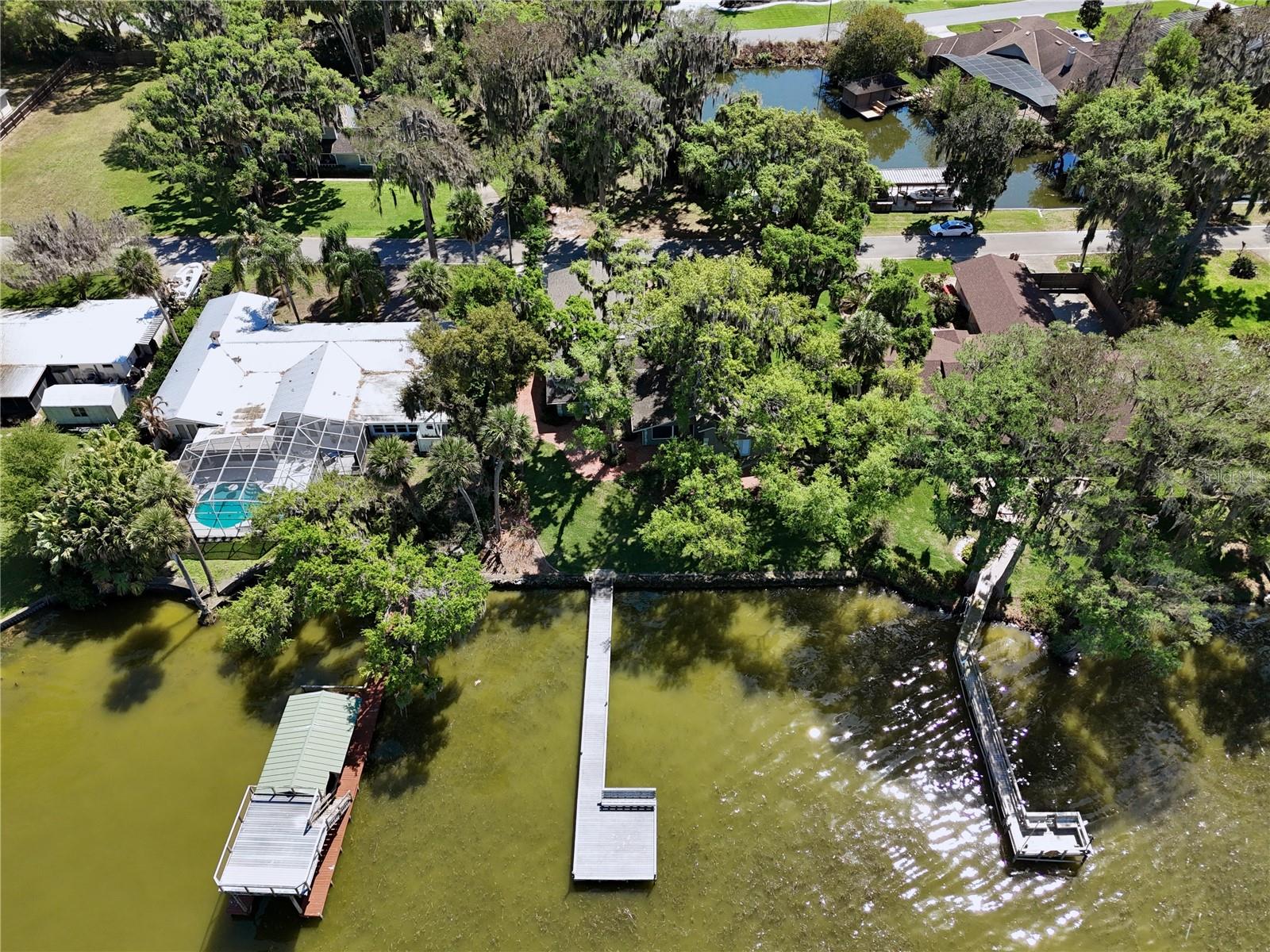 TAVARES BANNING BEACH - Residential