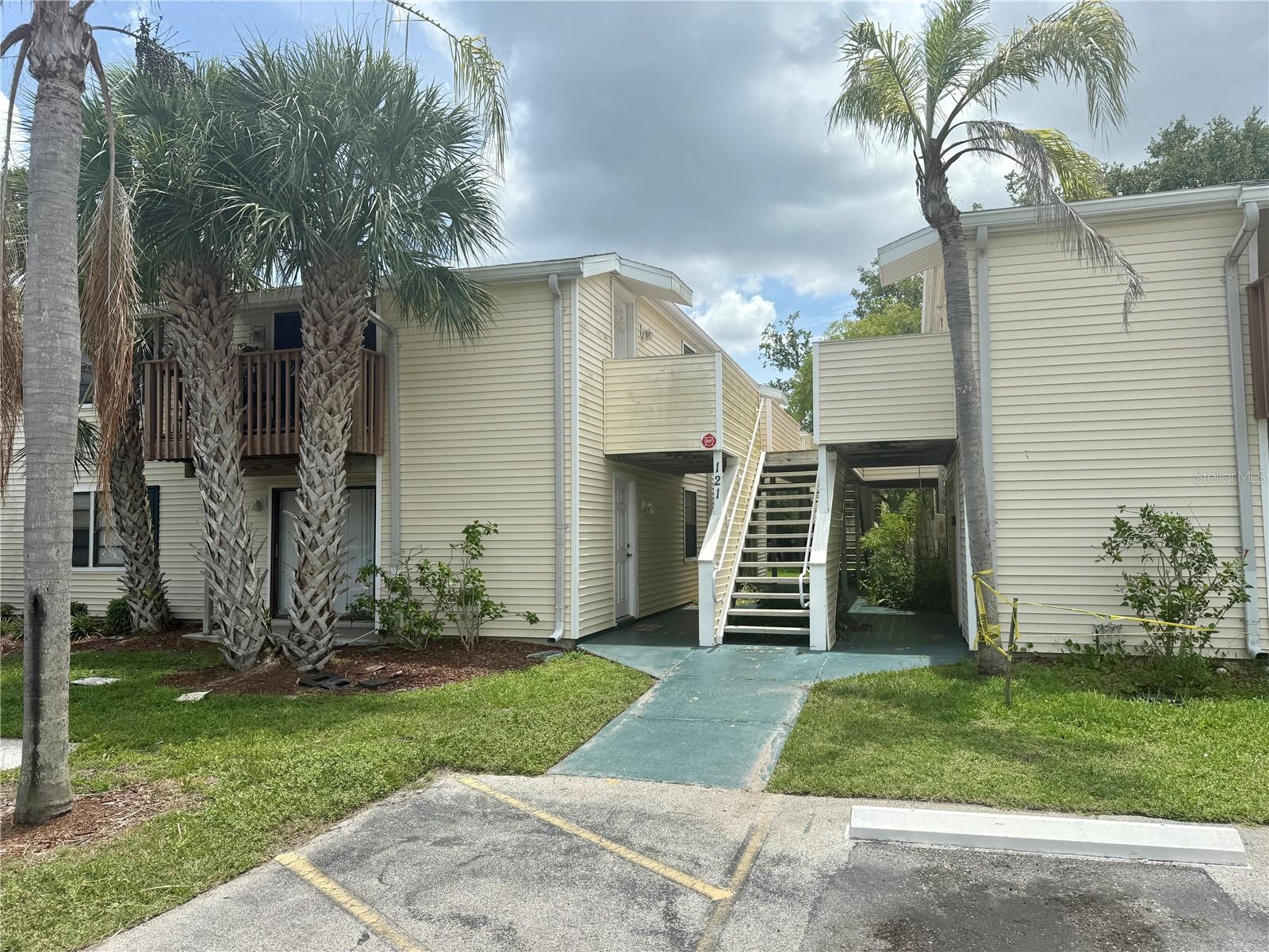 121 LOBLOLLY COURT C