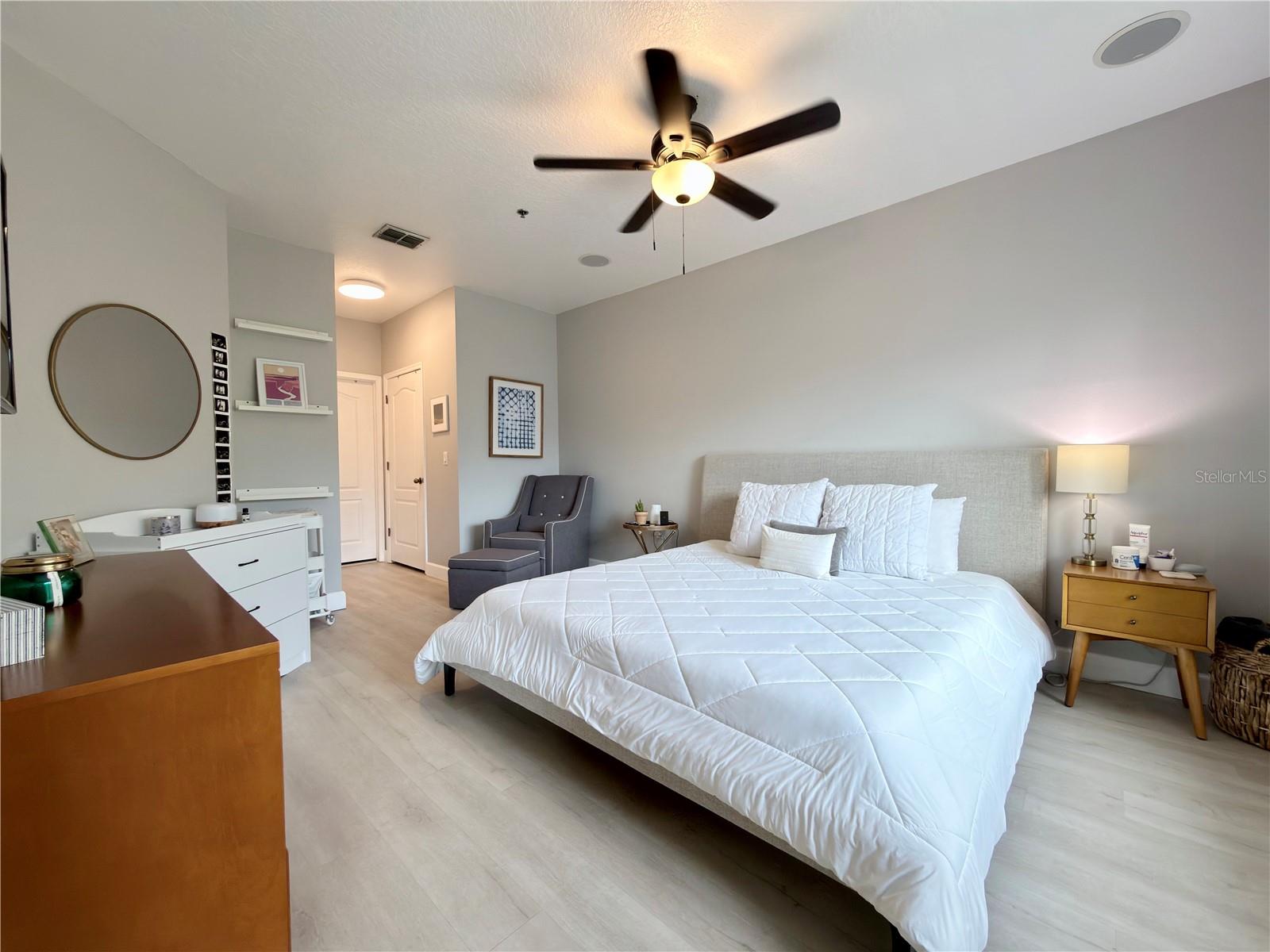 SUMMERGATE CONDO PH 01 5923/0662 - Residential