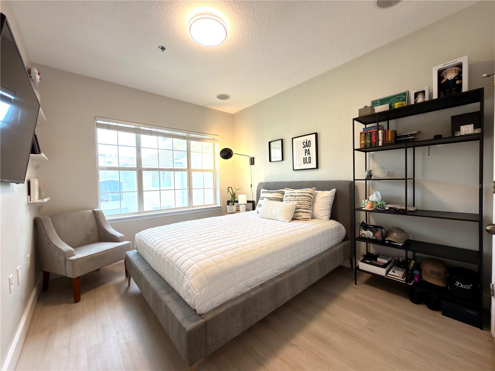 SUMMERGATE CONDO PH 01 5923/0662 - Residential