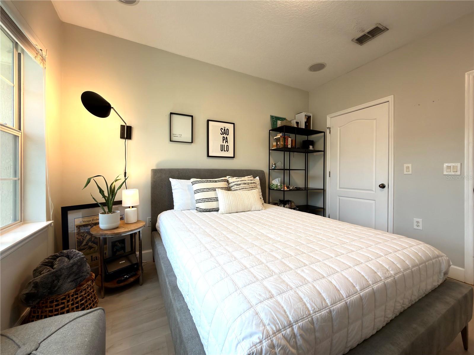 SUMMERGATE CONDO PH 01 5923/0662 - Residential