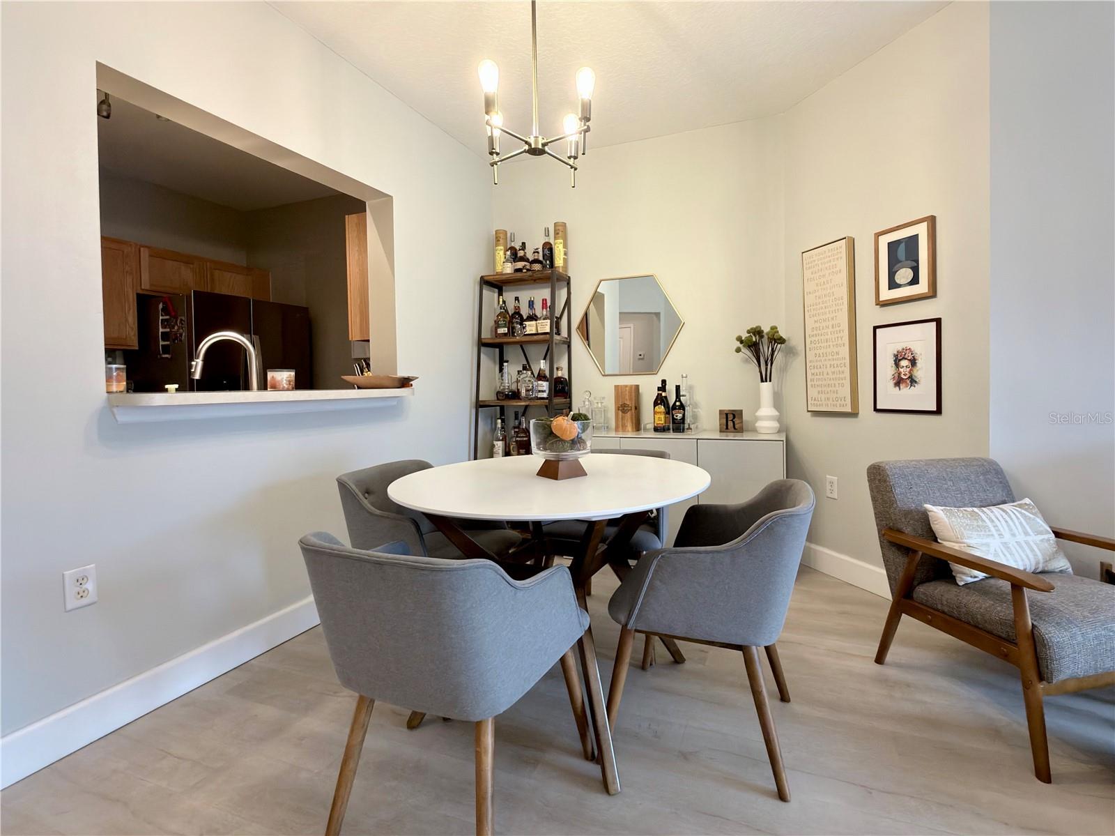 SUMMERGATE CONDO PH 01 5923/0662 - Residential