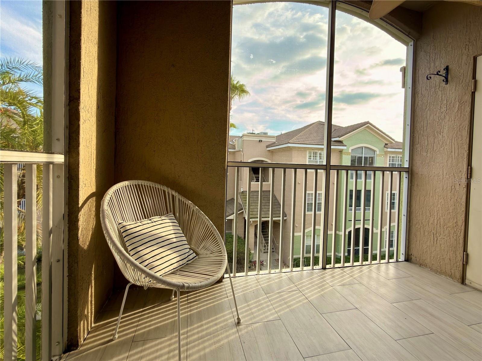 SUMMERGATE CONDO PH 01 5923/0662 - Residential