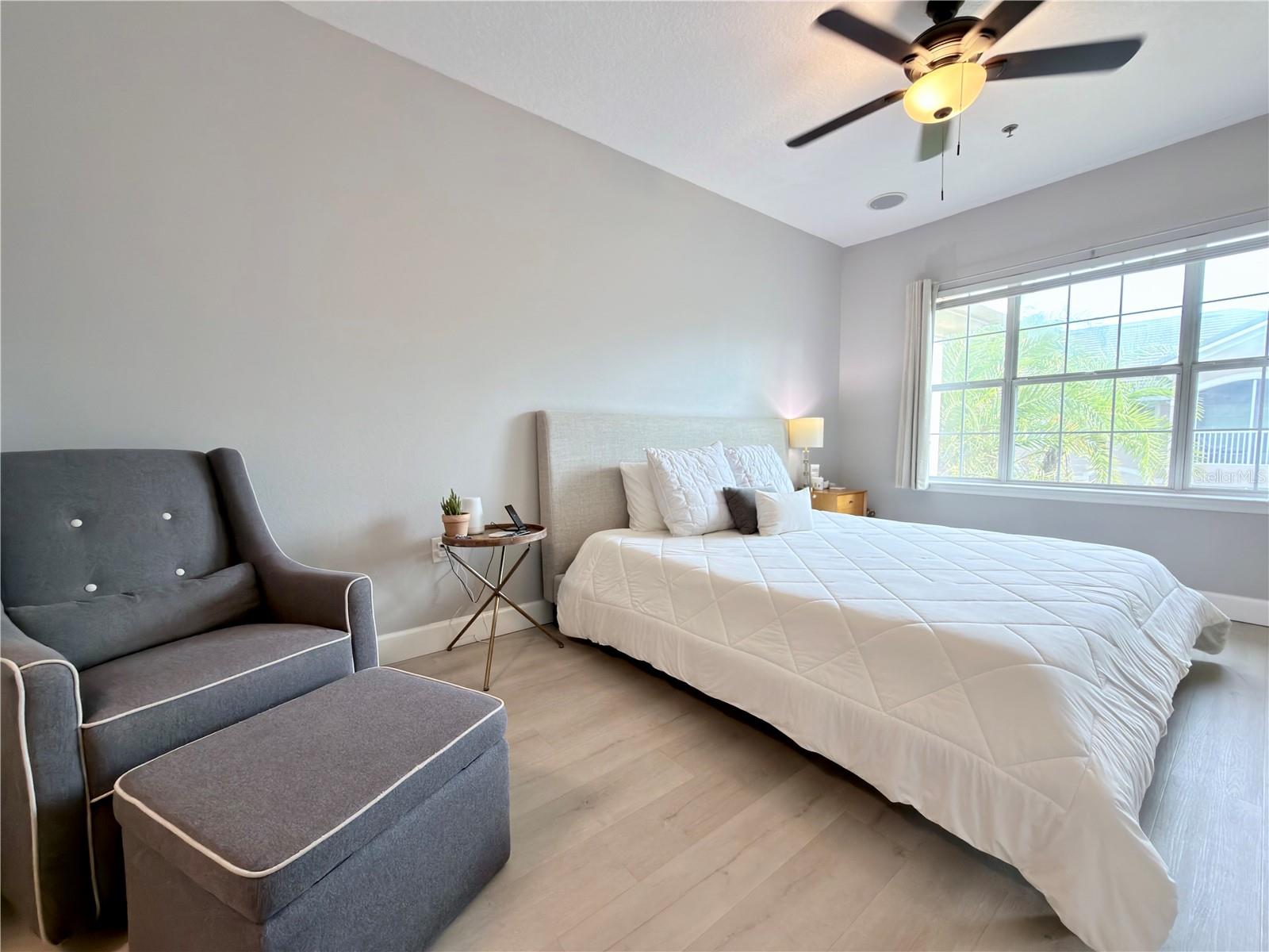 SUMMERGATE CONDO PH 01 5923/0662 - Residential