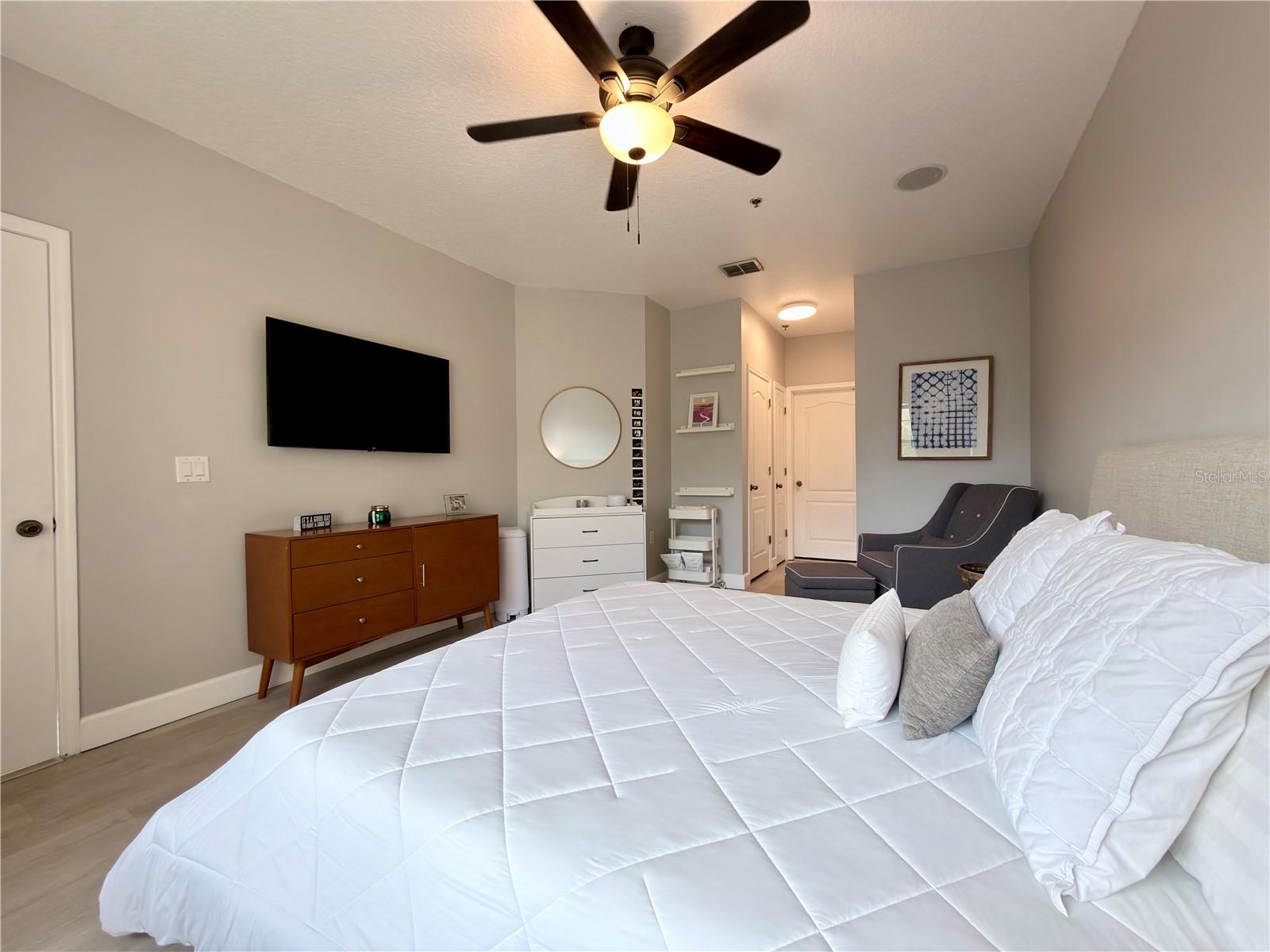 SUMMERGATE CONDO PH 01 5923/0662 - Residential