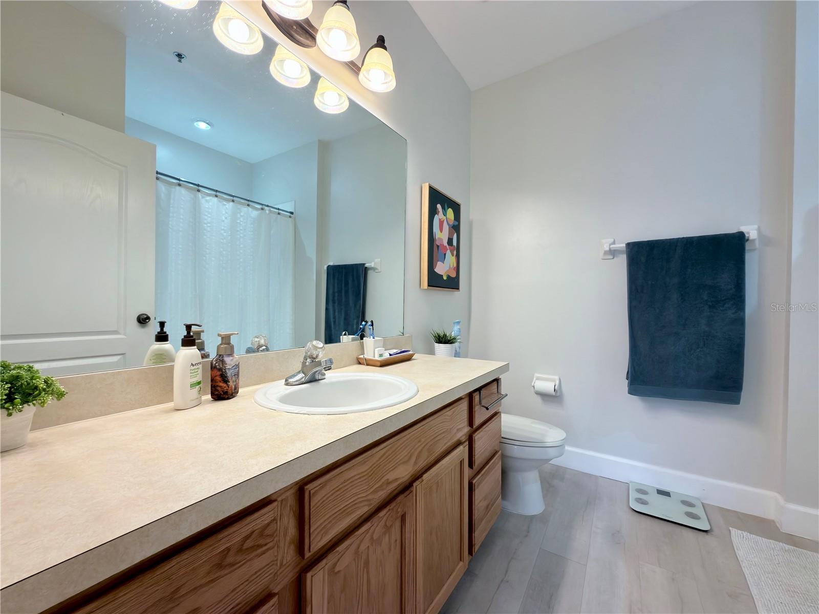 SUMMERGATE CONDO PH 01 5923/0662 - Residential