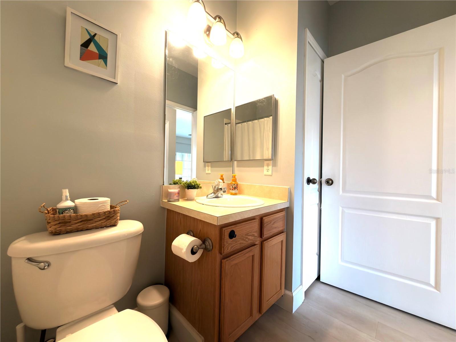 SUMMERGATE CONDO PH 01 5923/0662 - Residential