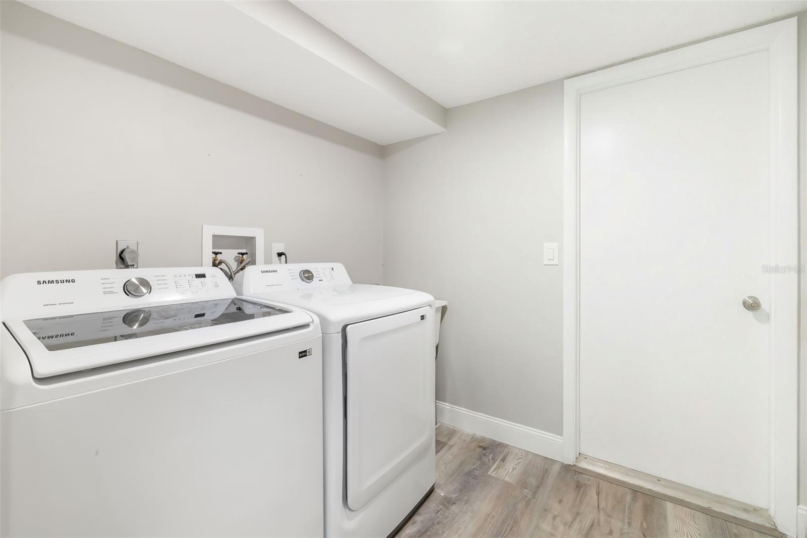 NORTH EDGEWOOD SEC OF VENICE - Residential