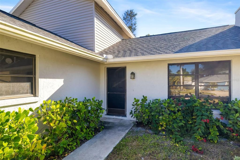 Photo of 928 Laurel Avenue, Venice, FL 34285 (MLS # A4675691)