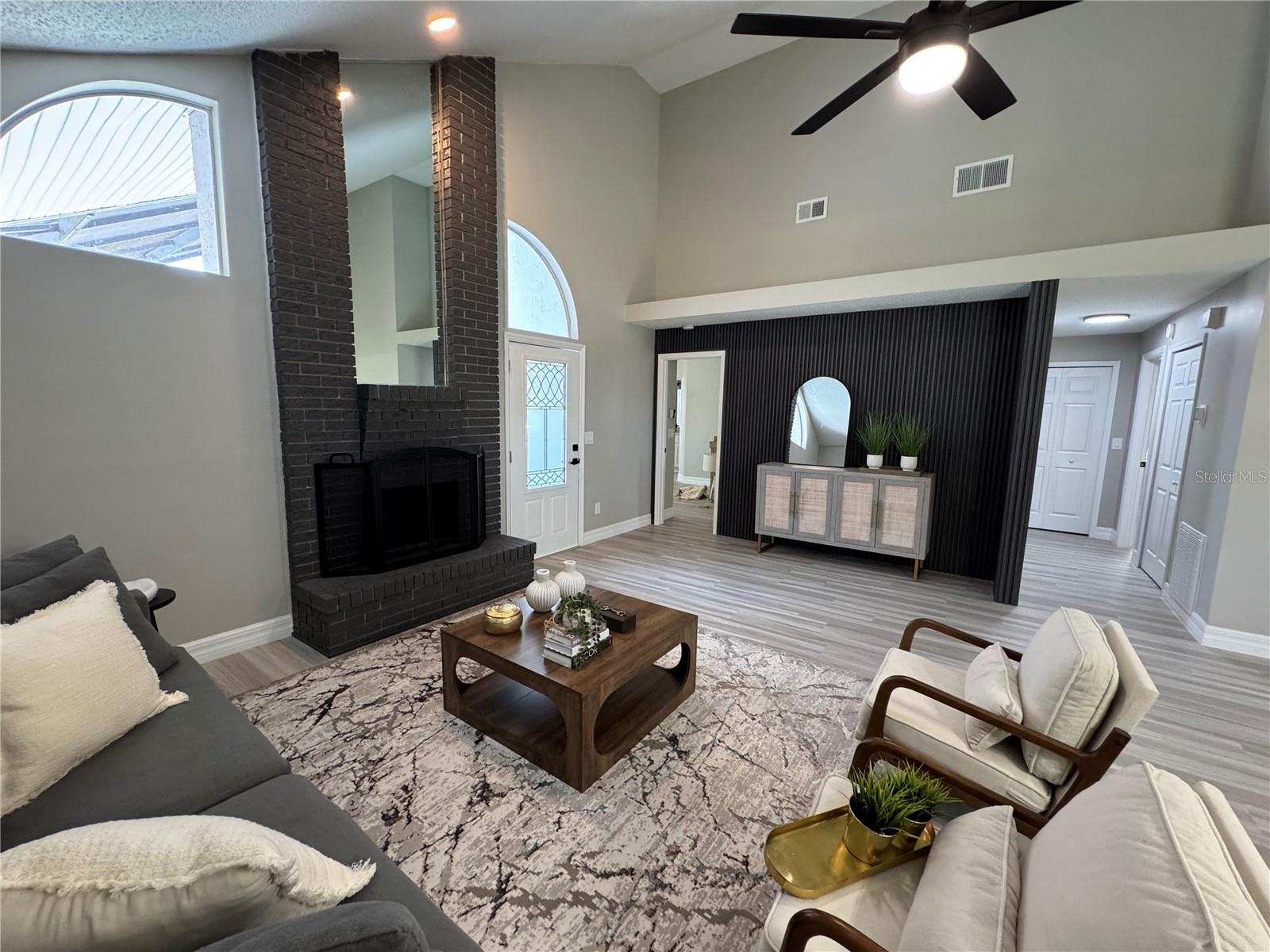 SUMMER LAKES - Residential