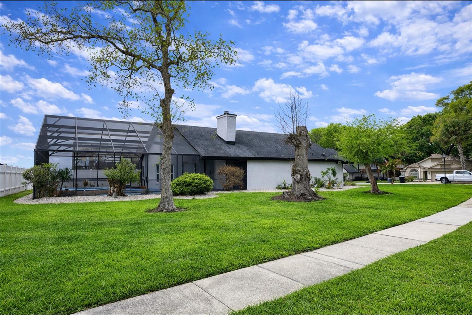 1000 SUMMER LAKES DRIVE